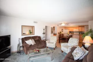 Photo #6: 6391321 Listing 