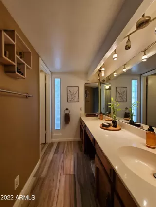 Photo #6: 6392416 Listing