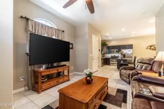 Photo #6: 6392705 Listing