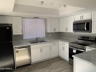 Photo #4: 6392833 Listing