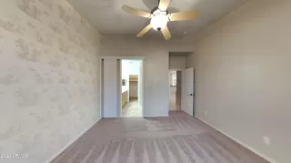 Photo #5: 6392847 Listing