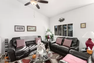 Photo #5: 6393203 Listing