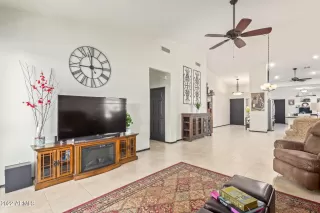 Photo #6: 6393326 Listing 