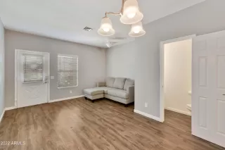 Photo #5: 6393669 Listing