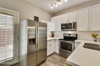 Photo #6: 6393669 Listing