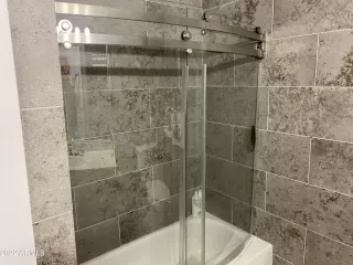 Photo #6: 6393703 Listing