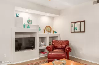 Photo #5: 6393941 Listing