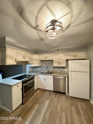 Photo #2: 6393967 Listing