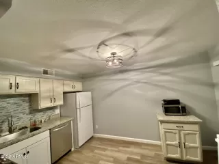 Photo #3: 6393967 Listing