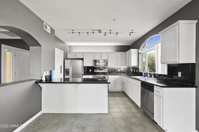 MLS: 6394247 Condo For Sale