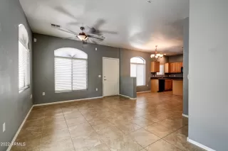 Photo #5: 6394884 Listing