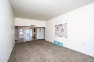 Photo #6: 6394981 Listing