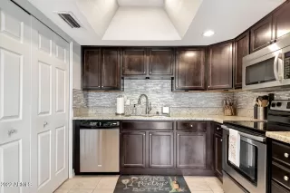 Photo #2: 6395009 Listing 