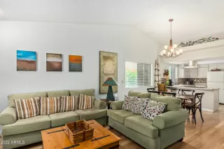 Photo #3: 6395198 Listing