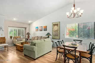 Photo #4: 6395198 Listing