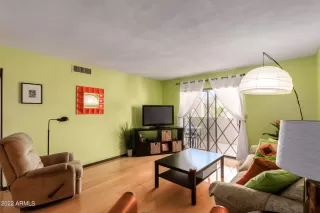 Photo #5: 6395267 Listing 