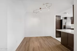 Photo #4: 6395284 Listing