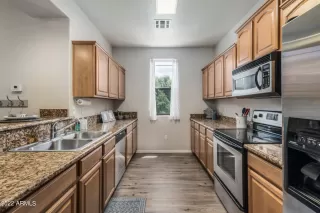 Photo #4: 6395301 Listing 