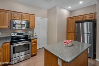 Photo #4: 6395768 Listing