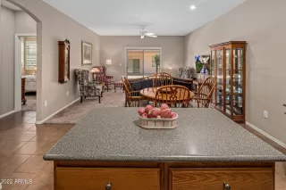 Photo #5: 6395768 Listing