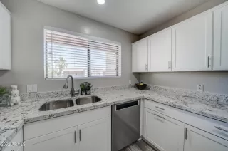 Photo #3: 6396070 Listing 