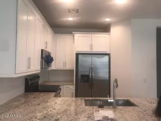 Photo #5: 6396095 Listing