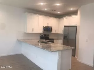 Photo #6: 6396095 Listing