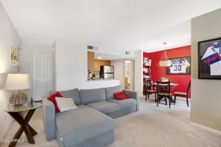 Photo #5: 6396114 Listing