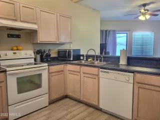 Photo #6: 6396325 Listing