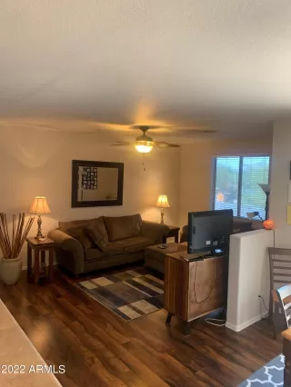 Photo #5: 6396360 Listing