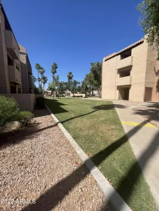 Photo #5: 6397559 Listing