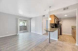 Photo #6: 6397866 Listing