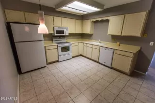 Photo #3: 6397887 Listing