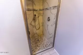 Photo #5: 6397887 Listing