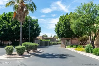 Photo #4: 6398300 Listing