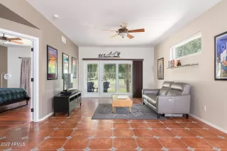 Photo #6: 6398300 Listing