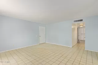 Photo #3: 6398386 Listing