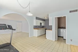 Photo #5: 6398386 Listing