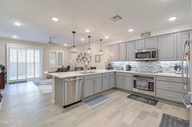 MLS: 6398426 Condo For Sale