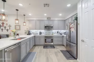 Photo #3: 6398426 Listing