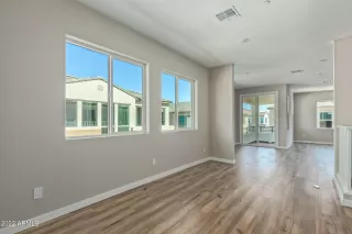 Photo #5: 6398739 Listing