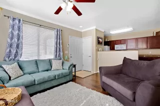 Photo #5: 6398833 Listing