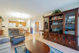 Photo #5: 6398947 Listing