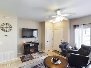 Photo #5: 6398964 Listing