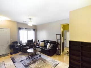 Photo #6: 6398964 Listing