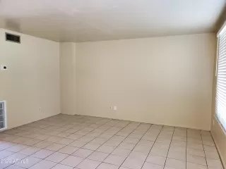 Photo #4: 6398999 Listing