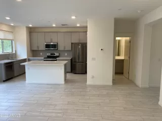 Photo #3: 6399035 Listing