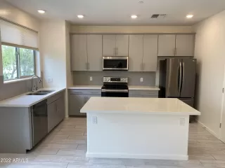 Photo #4: 6399035 Listing