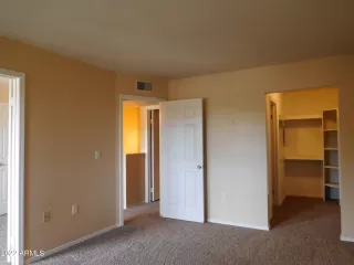 Photo #6: 6399183 Listing 