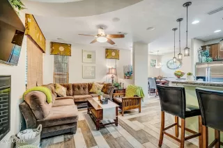 Photo #4: 6399207 Listing